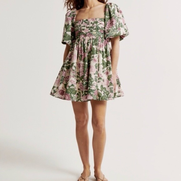 Abercrombie & Fitch Dresses & Skirts - Abercrombie & Fitch Garden Floral Poplin Puff-Sleeve Mini Dress